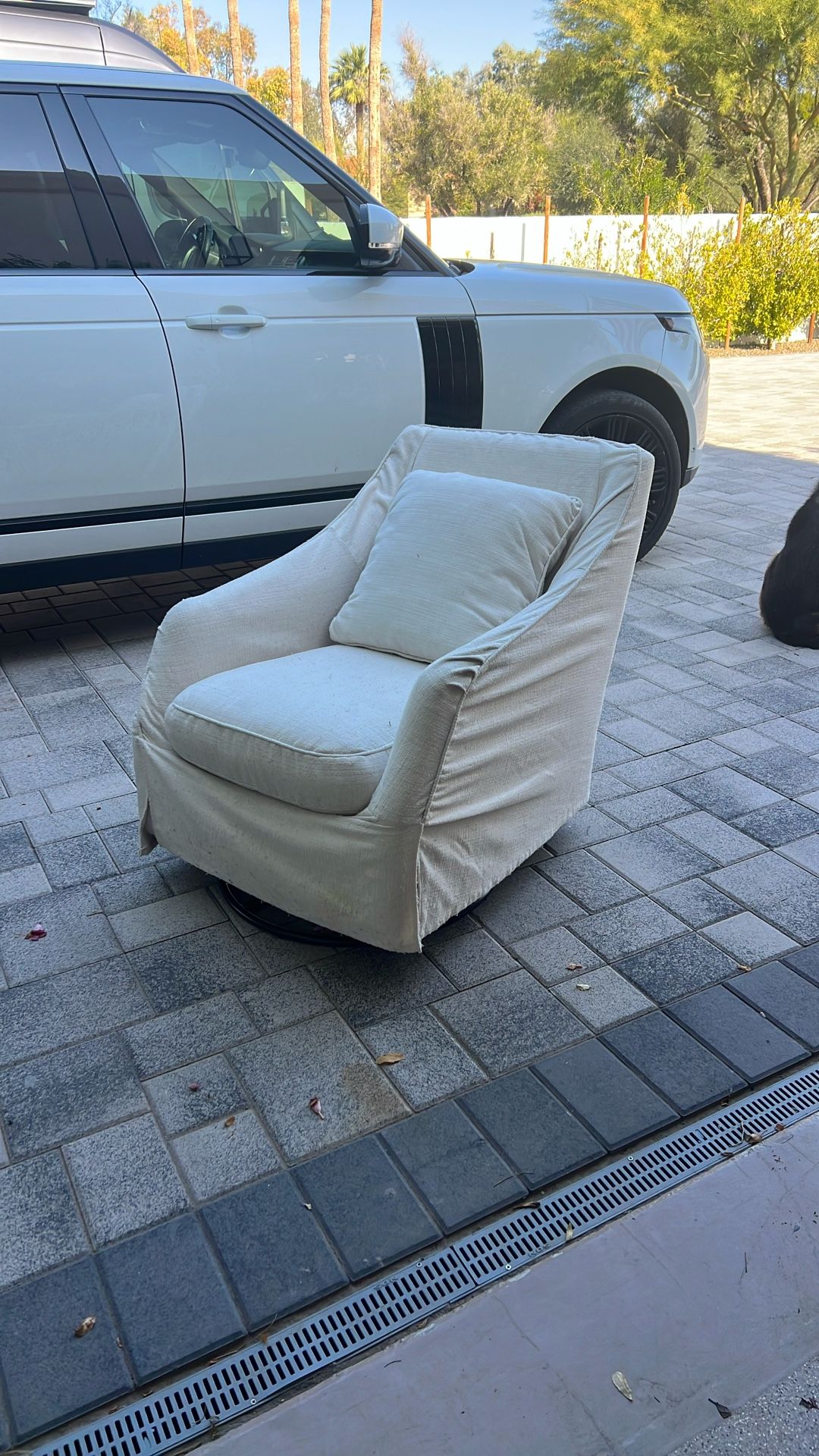 FREE SWIVEL ROCKING CHAIR