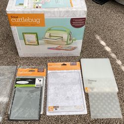 Cricut Cuttlebug With Accessories