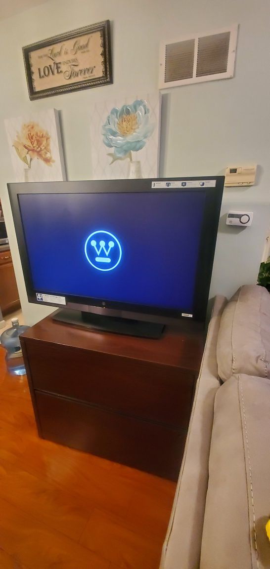 Very good" WESTINGHOUSE" 42 INCH LED TV FOR SALE