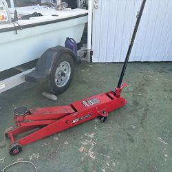 Powerbuilt 5 ton truck  jack works but need some TLC in the handle