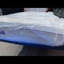 Brand New Queen Size Purple .4 Grid Mattress!! 