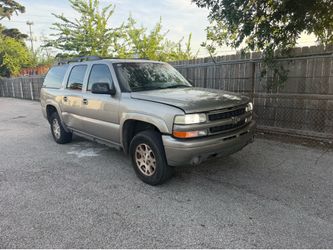 Parts Parting out 2002 Chevy suburban z71. 4x4