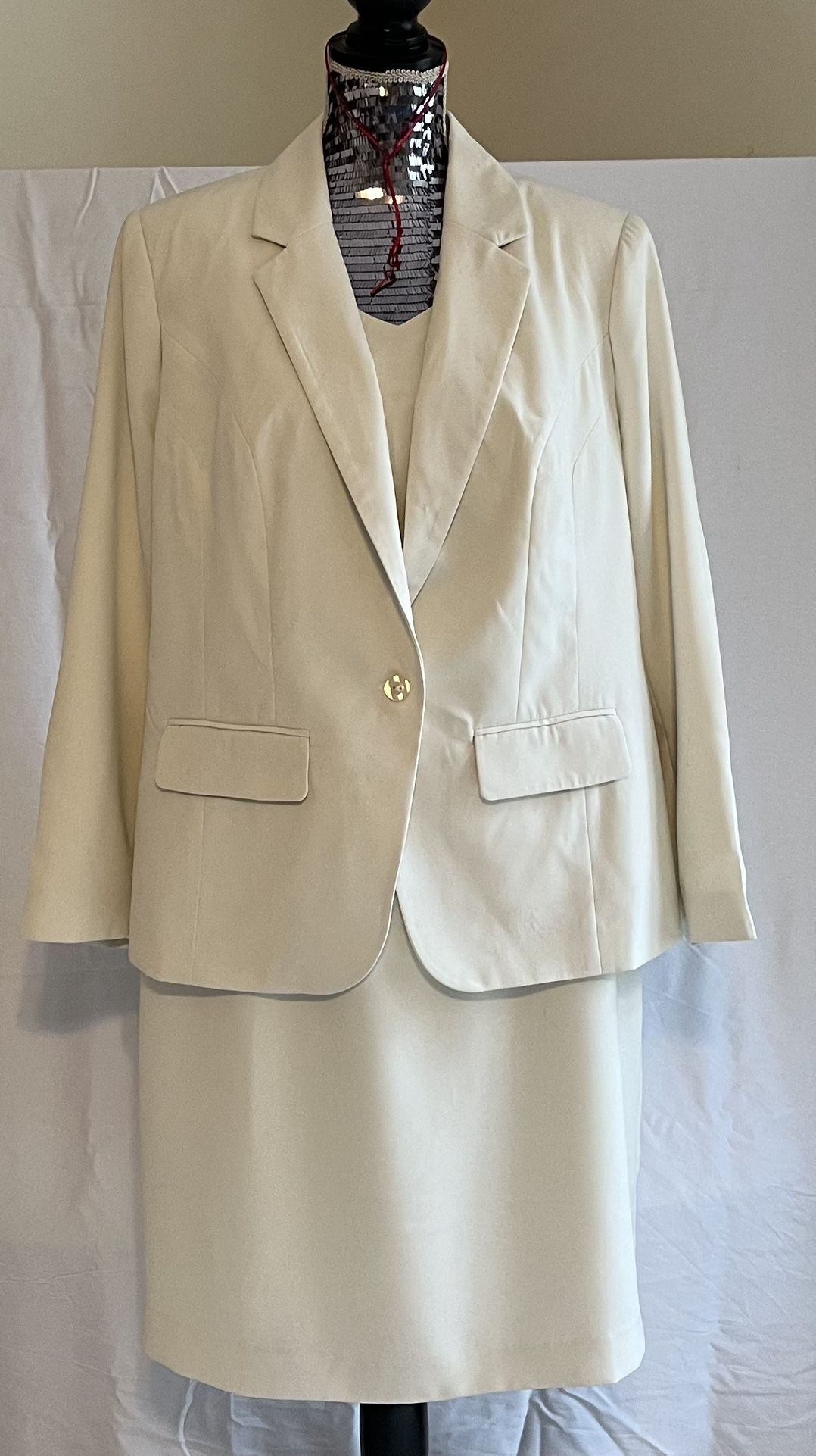 Winter White_Cream Size 16 Plus