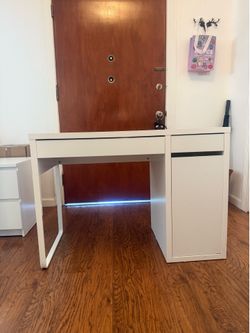 IKEA Micke Desk