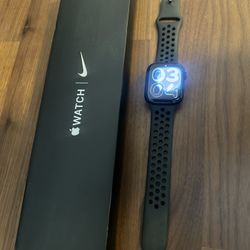 Apple Watch, Series 7 Nike edition 45mm