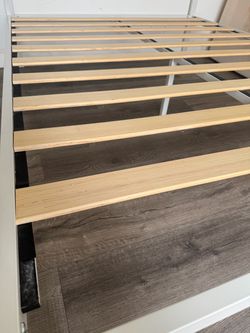 White, metal bed frame - Queen size