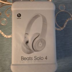 Beats Solo 4 Brand New In Box Sealed