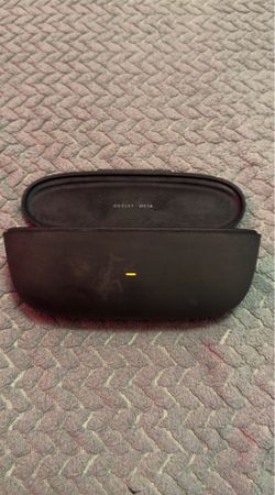 Oakley Meta HSTN Charging Case