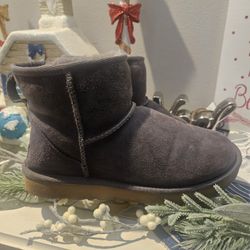 Uggs Women's Size 7