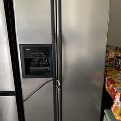 Refrigerator 