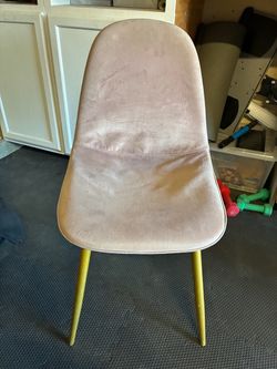 Free! Pink velvet desk chair
