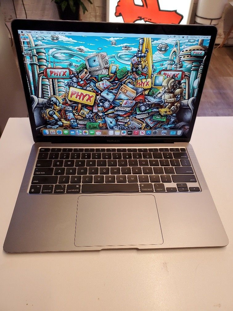 13" MacBook Air 2020 M1, 3.2 M1, 8GB RAM, 256 SSD, HXJMWKDP1WFV + New Batt $495