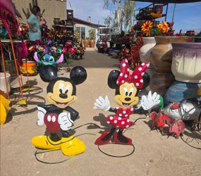 Fun, colorful, & full of personality🐸Metal
Art Imports🪷Planters, birdbaths, flowers🌷