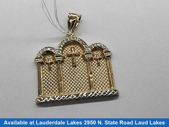 Religious Pendant - Yellow Gold 10k (.417) 4.7 grams