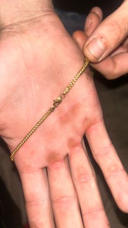 18k 750 stamped gold chain 8.9 grams