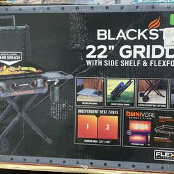 Blackstone 22” Griddle with side shelf and flexfold legs