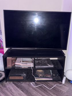 Media Center and Vizio 4K TV, 60Hz @ 4K, Smart TV, Includes Remote and Power Cable