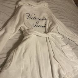 Victoria’s Secret White Robe 