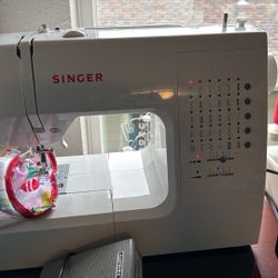 Máquina Singer 7442