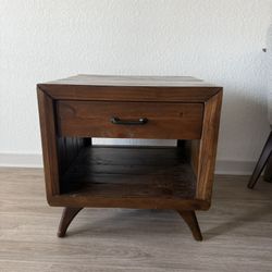 End Table / Nightstand