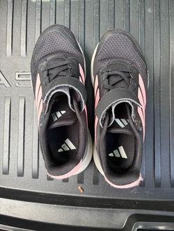 Nike girl’s sneakers size 1