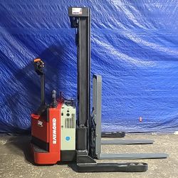 2008 Raymond Electric Pallet Stacker RSS40 - 15