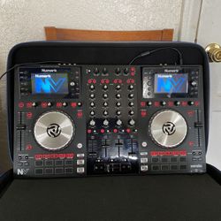 NUMARK DJ