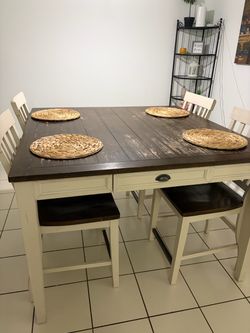 Dining room set