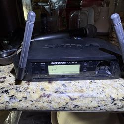 Shure wireless receiver  GLXD4 Z2