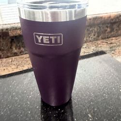 New Yeti Rambler 30 ounce Tumblr