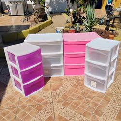 4 Plastic Drawers