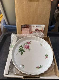 Christineholm Porcelain Rose Quiche Baking Dish