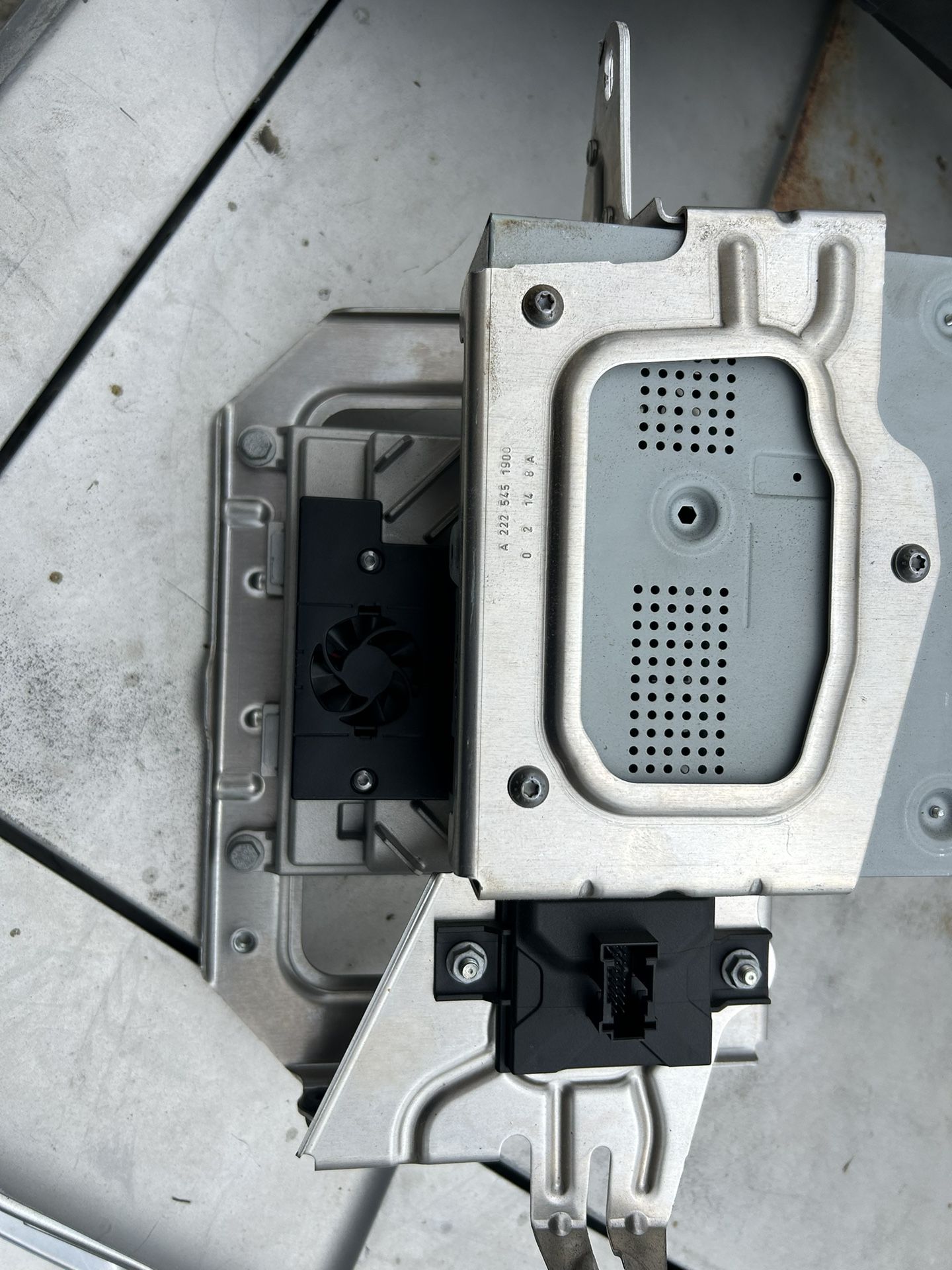 Mercedes Benz Amplifier