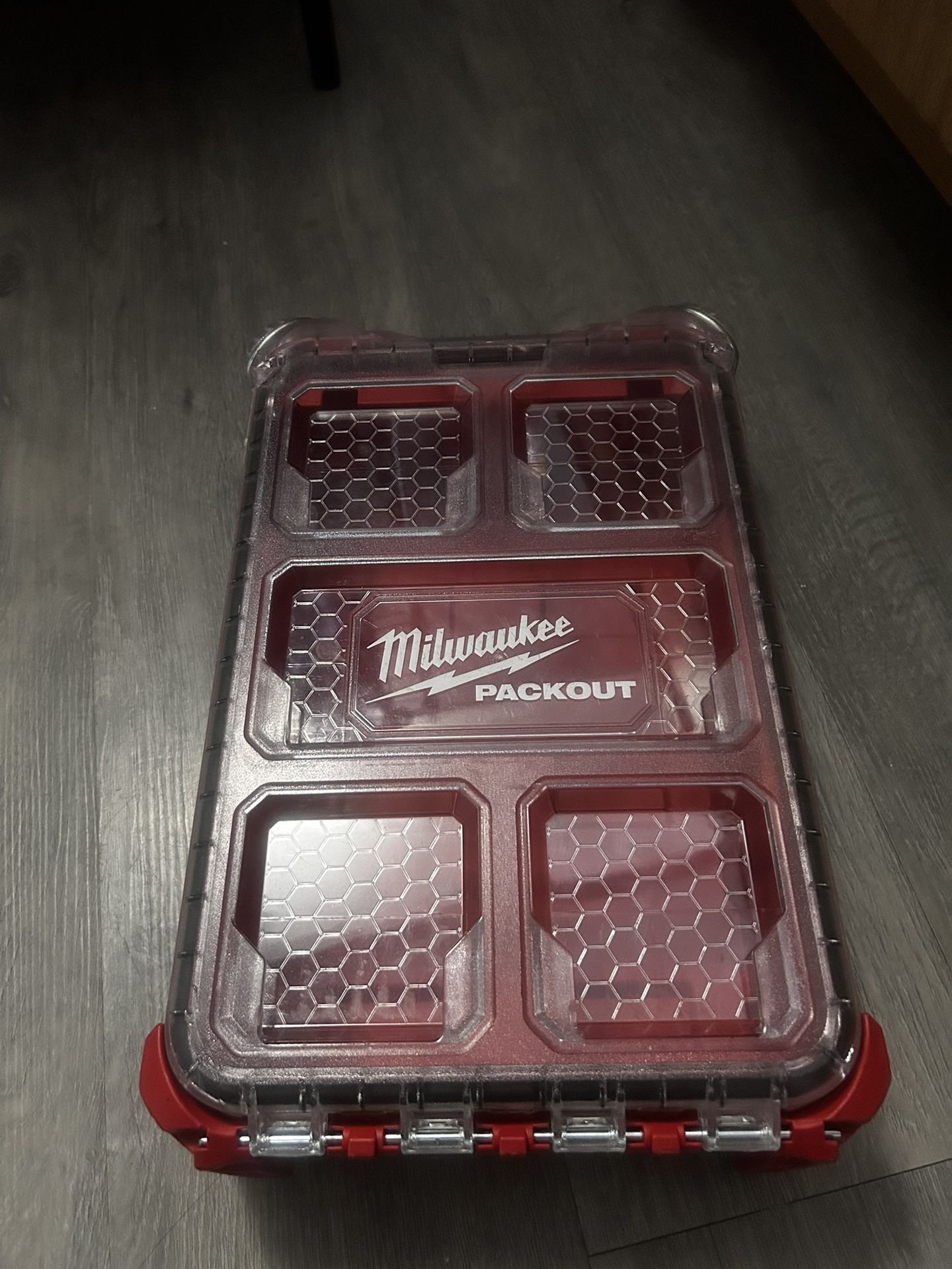 Milwaukee Pack out