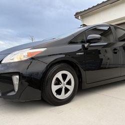 2015 Toyota Prius Hybrid Clean Title