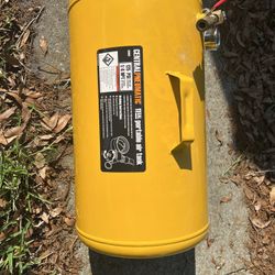 Central pneumatic 11 Gal Air Tank