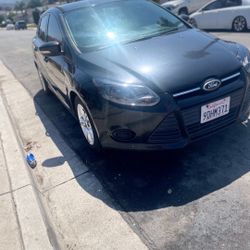 Trade For A Van Or Scion Xb! (Ford Focus 2014, 175k) 