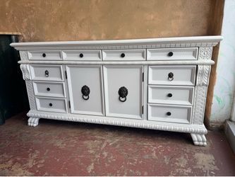 Magnificent 6ft long dresser