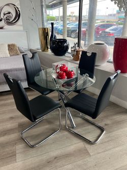 Juego de comedor con 4 sillas