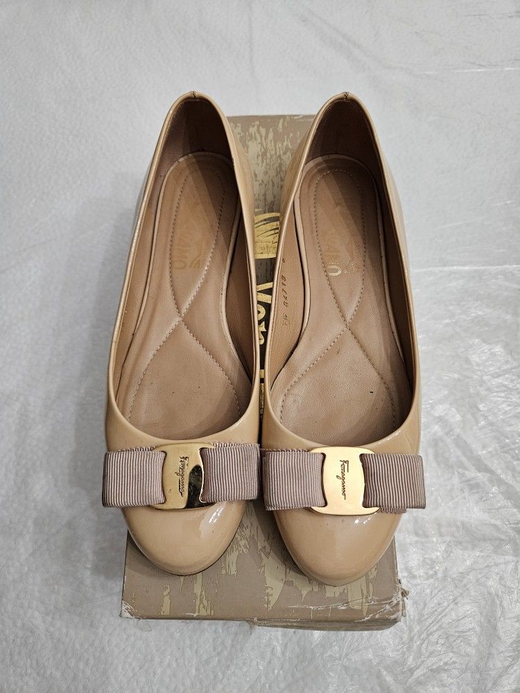 Womens Ferragamo Flats Size 7