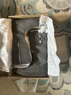 Ugg Women’s Boots Size9 Brand New.