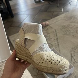NEW size 6 women shoes 