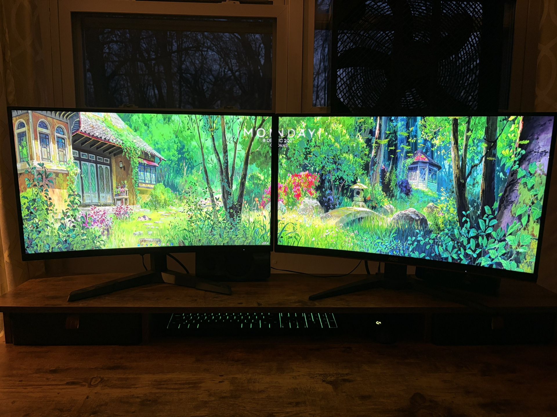 Dual Monitors