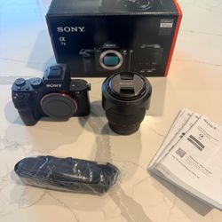 Sony Alpha a7 II Mirrorless Camera with 28-70mm f/3.5-5.6 Lens + Batteries