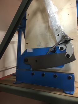 12” metal hand shear new in the box 140.00
