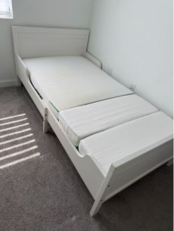 IKEA SUNDVIK Extendable Bed Frame with matress