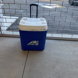 Igloo Wheeled Cooler