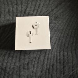 AirPods Gen 4 w/ Charging Case – Clean + Works Perfect
