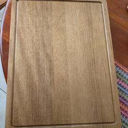 Large acacia wood cutting board