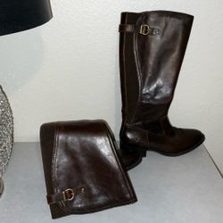 Women’s Brown Leather Boots Size 8.5.    Born Brand